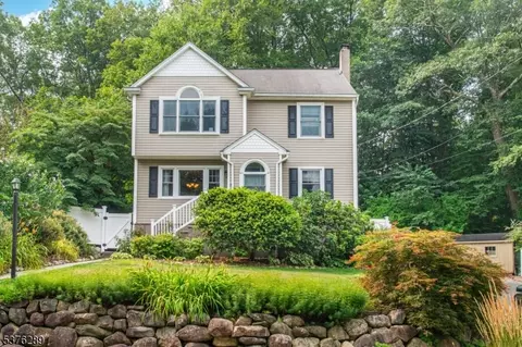 48 Birch Rd, Ringwood, NJ 07456