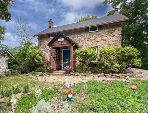 136 Drakestown Rd, Hackettstown, NJ 07840