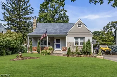 518 Greenbrook Rd, North Plainfield, NJ 07063