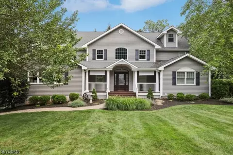 4 La Malfa Rd, Randolph, NJ 07869
