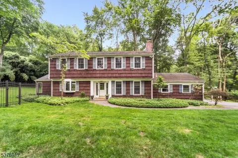 84 Briarwood Ave, Norwood, NJ 07648