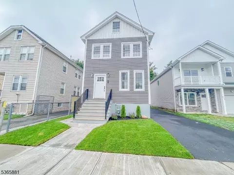 413 E 9th Ave, Roselle, NJ 07203