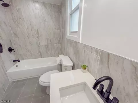 Bath - 413 E 9th Ave, Roselle, NJ 07203 photo 2 of 6