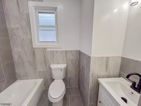 Bath - 413 E 9th Ave, Roselle, NJ 07203 photo 4 of 6