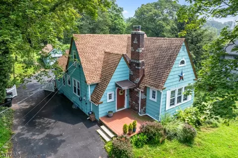 72 Hillcrest Rd, Watchung, NJ 07069