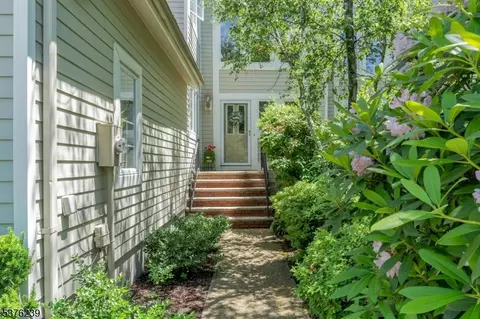 25 Birch Ln, Wayne, NJ 07470 photo 3