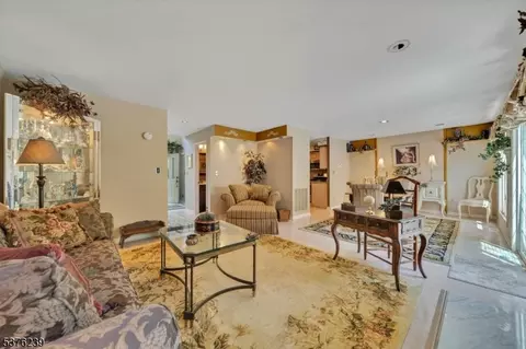 25 Birch Ln, Wayne, NJ 07470 photo 10