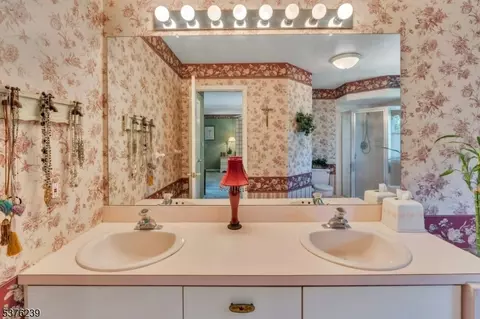 25 Birch Ln, Wayne, NJ 07470 photo 30