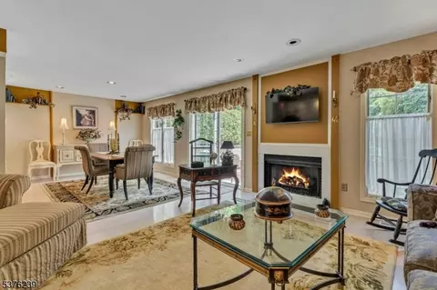 25 Birch Ln, Wayne, NJ 07470 photo 9