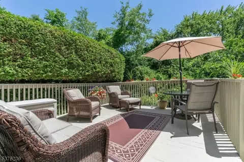 25 Birch Ln, Wayne, NJ 07470 photo 4