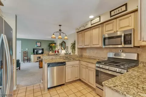 25 Birch Ln, Wayne, NJ 07470 photo 13