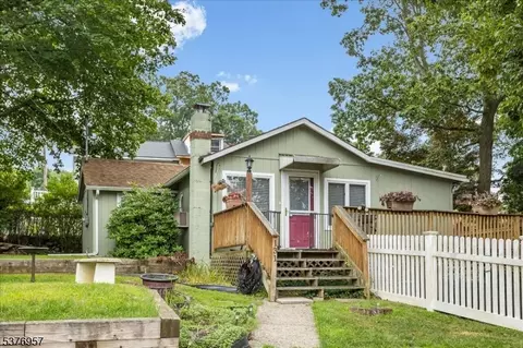 131 New York Ave, Lake Hopatcong, NJ 07849