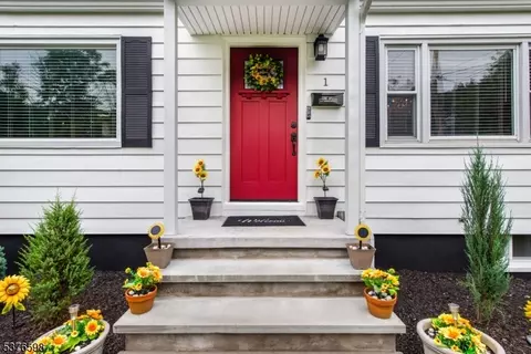 1 Marian Pl, Morristown, NJ 07960