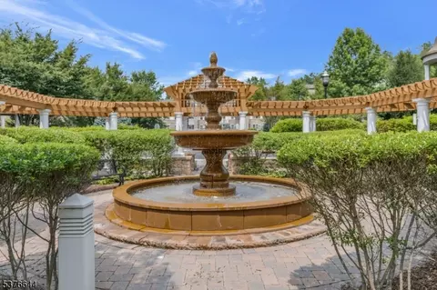 158 Victoria Dr, Bridgewater, NJ 08807