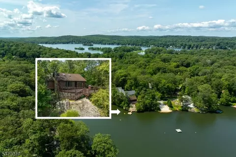 304 W Lakeshore Dr Ext, Highland Lakes, NJ 07422