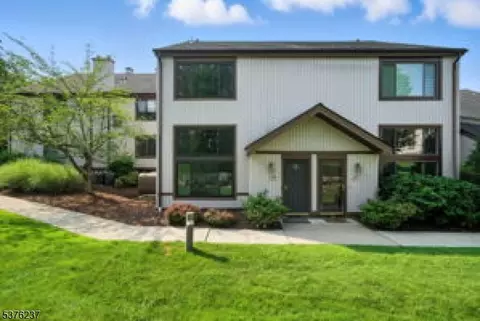 16296 Dell Pl #296, Stanhope, NJ 07874