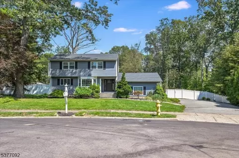 11 Aspen Ct, Wayne, NJ 07470 photo 2