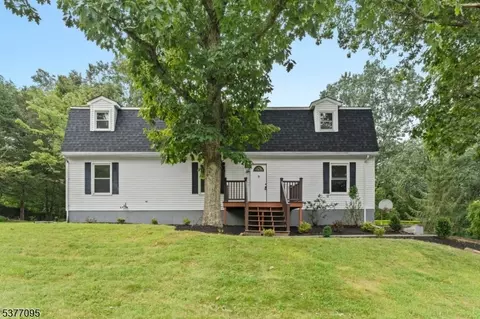 9 Deer Path, Milford, NJ 08848