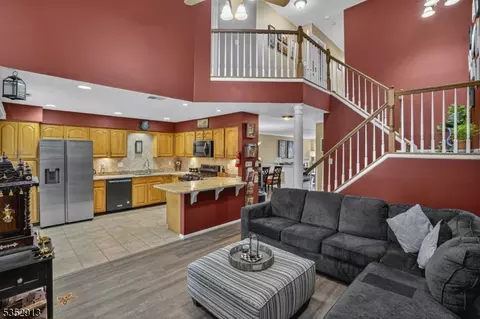 4503 Patterson St, Bridgewater, NJ 08807
