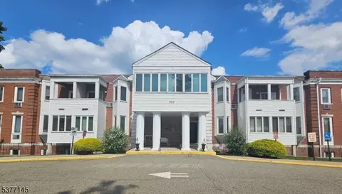 520 Newark Pompton Tpke #300, Pequannock Twp, NJ 07444