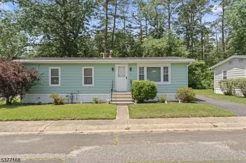 14 Douglas Dr, Jackson Twp, NJ 08527