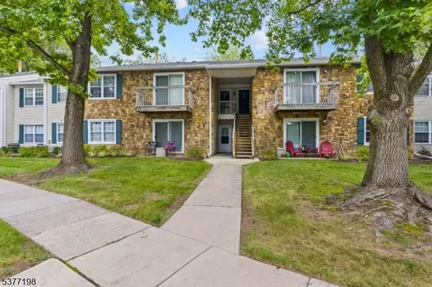 56 Barberry Ct, Lawrence Township, NJ 08648