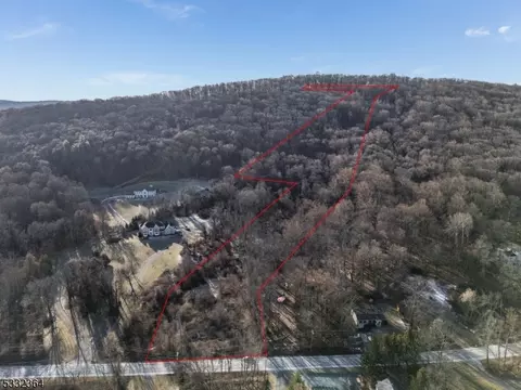 408 Mountain Lake Rd, Liberty Twp, NJ 07838