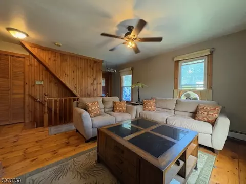 929 Wall St, Newton, NJ 07860