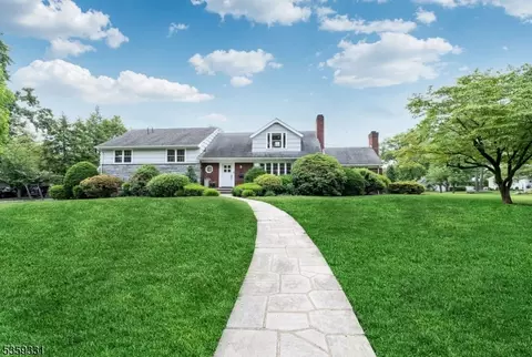 32 Lowell Rd, Glen Rock, NJ 07452