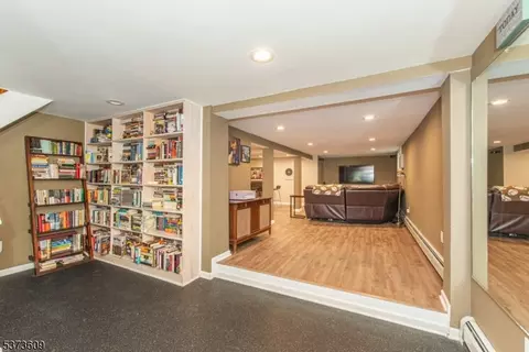 176 Beechwood Dr, Wayne, NJ 07470 photo 27