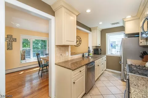 176 Beechwood Dr, Wayne, NJ 07470 photo 7
