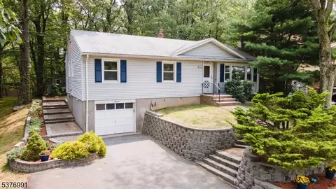 131 Valley View Dr, Rockaway, NJ 07866