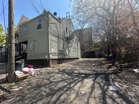 76 Lafayette St, Paterson, NJ 07501