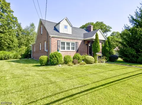 827 Huff Ave, Manville, NJ 08835