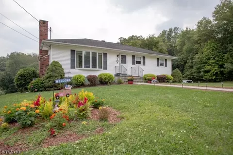 7 Lois Ln, Wantage, NJ 07461