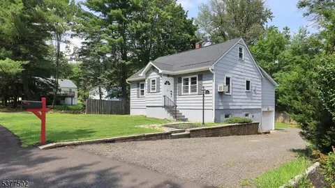 50 Roseland Ave, Warren, NJ 07059