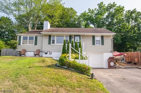 53 Lakeside Ave, Stockholm, NJ 07460