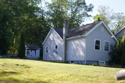 11 Perry Trl, Branchville, NJ 07826