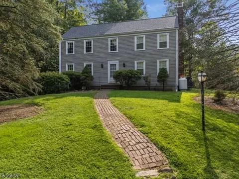 1 Turkey Run, Asbury, NJ 08802
