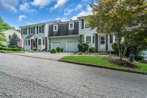 11 Pheasant Run, Hackettstown, NJ 07840
