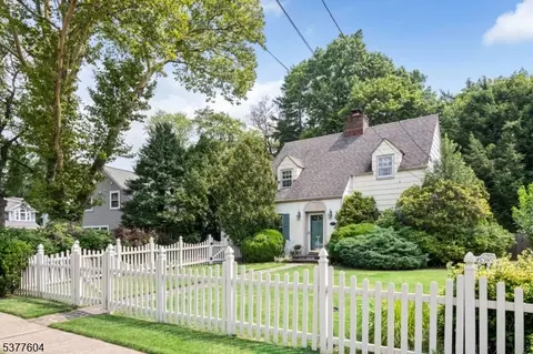 260 Sheridan Ave, Ho Ho Kus, NJ 07423