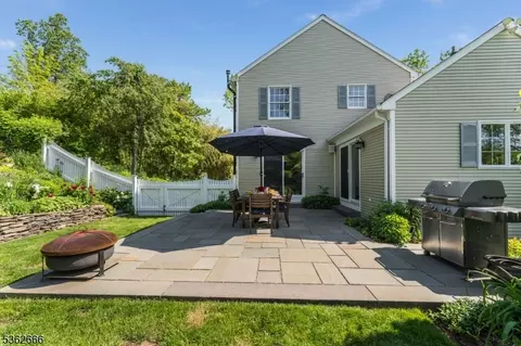 426 Pittstown Rd, Pittstown, NJ 08867