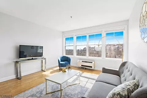 30 Constitution Way 409 #409, Jersey City, NJ 07305