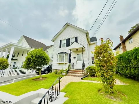 46 Berry St, Dover, NJ 07801