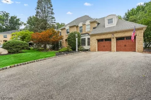 42 Silver Spring Ct, East Hanover, NJ 07936