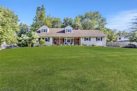 3 Larch Ln, Hillsborough, NJ 08844