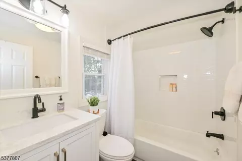 40 Eaton Pl, Bloomfield, NJ 07003 photo 18