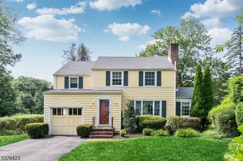 16 Lidgerwood Pl, Morristown, NJ 07960