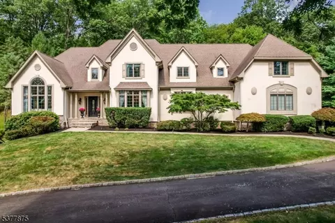 14 Broadway Rd, Warren, NJ 07059