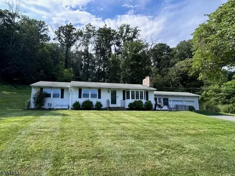 162 Spring Hill Rd, Skillman, NJ 08558